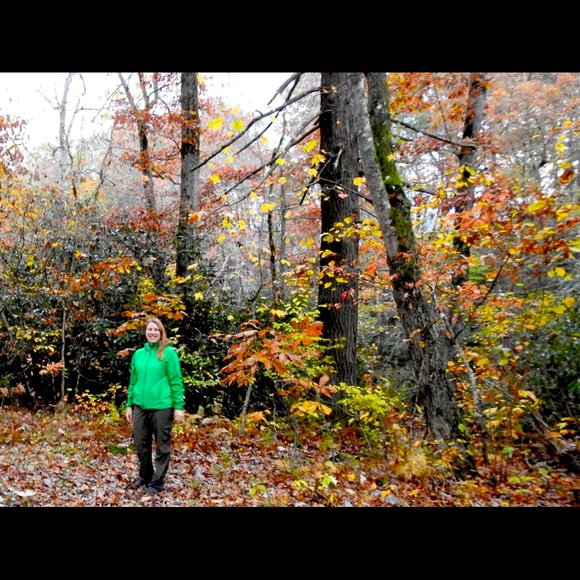 Meet your Posher, Jennifer - Picture 1 of 1